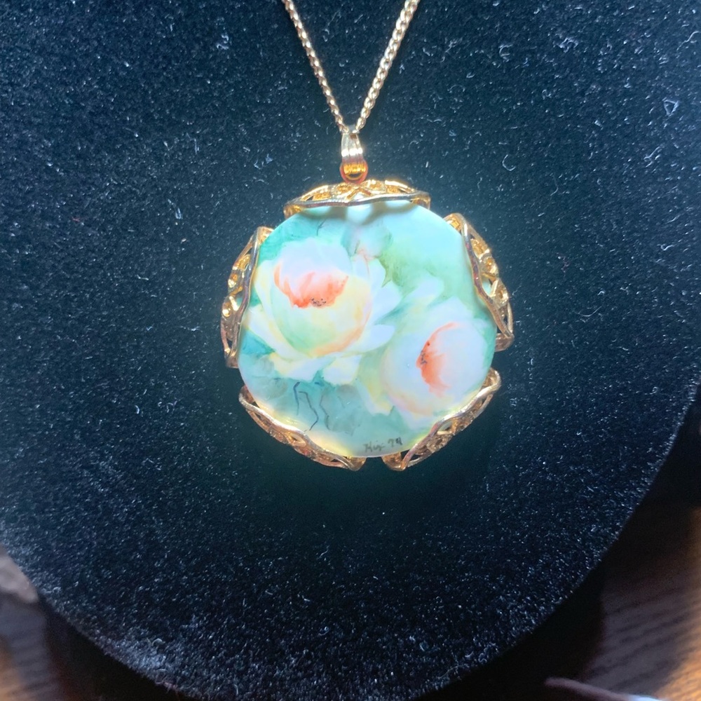 Hand-Painted Floral Gold Pendant Necklace - Mint and Peach